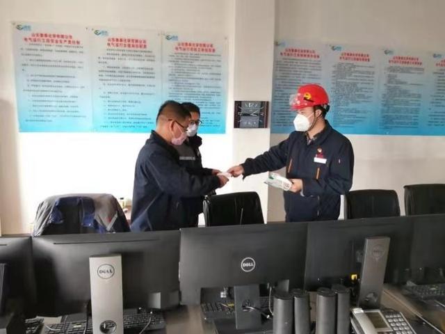 连续七天！开云在线登录-开云(中国)化学奔赴在路上 数百吨消毒液喷洒在济宁及周边各县区